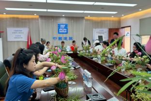 芒特社媒夸梅努：又一次表现得非常优异，未来可期啊